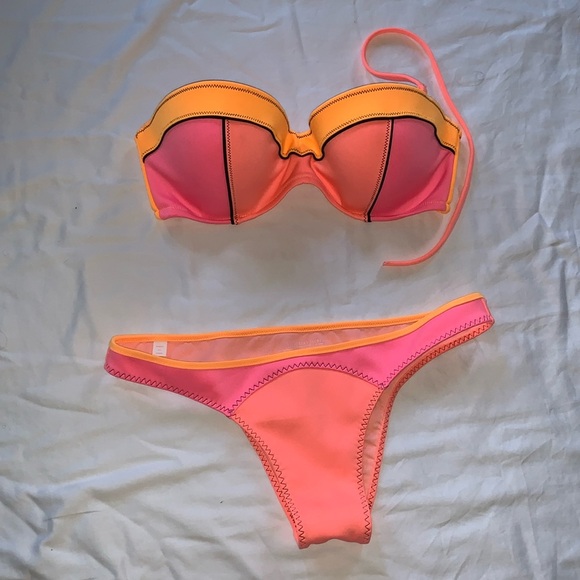 Gently Loved Victoria Secret 2 pc Bathing Suit ** Missing 1 Neck Tie** - Picture 1 of 11